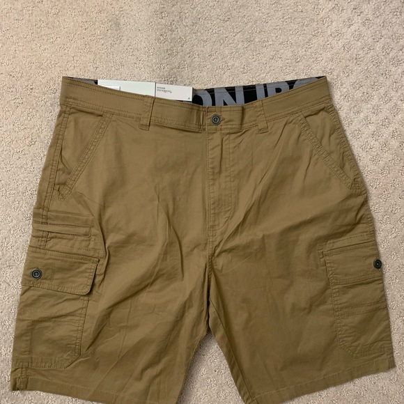 Men’s Cargo Shorts NWT size 38 - Picture 4 of 9